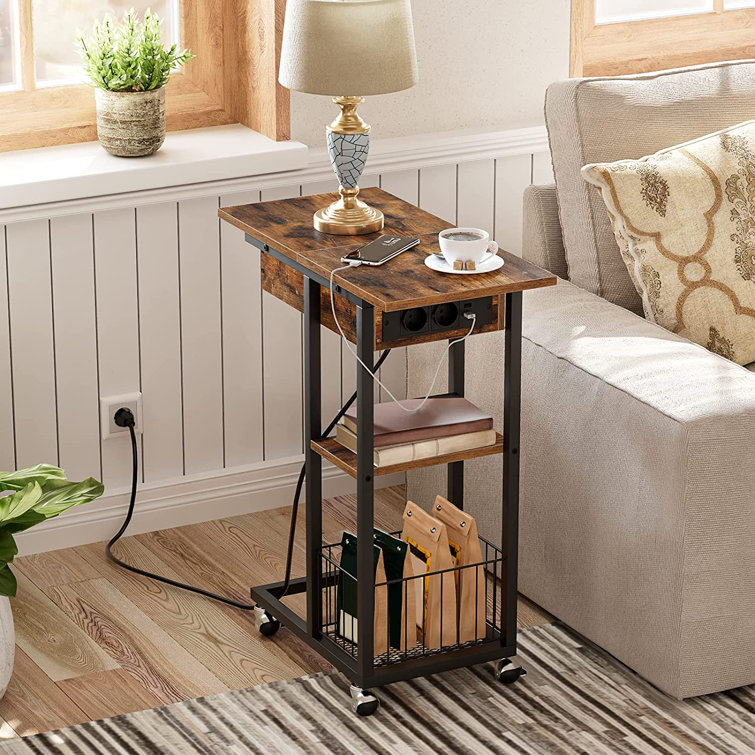 C table with sales charging station